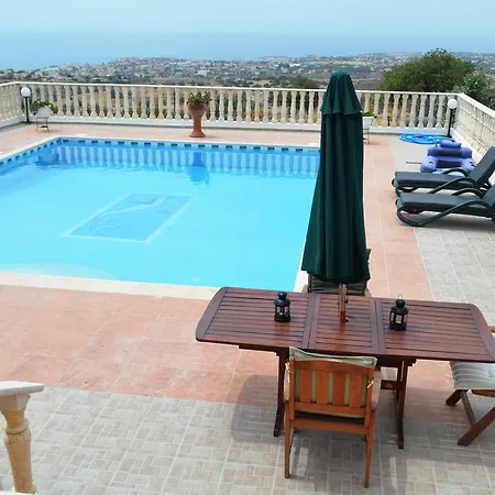 House On The Hill فندق مبيت وإفطار كورال باي